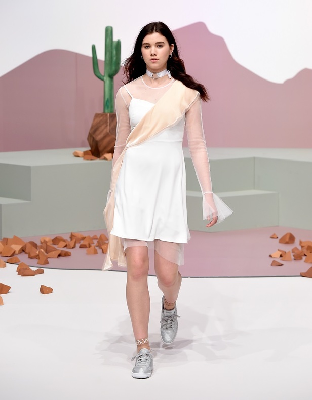 "فاشن فوروورد دبي" يختتم فعالياته مع أزياء مبتكرة وعروض مميزة