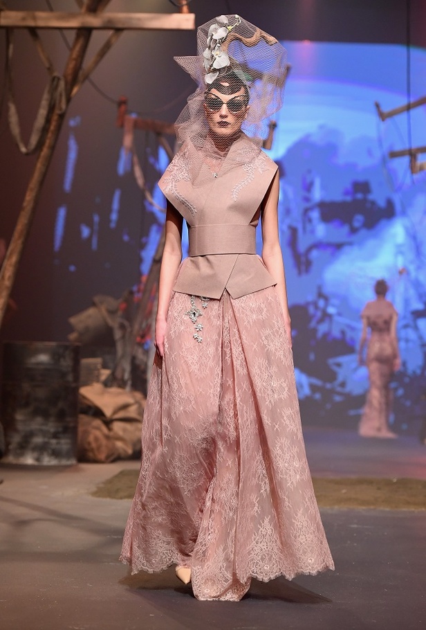 "فاشن فوروورد دبي" يختتم فعالياته مع أزياء مبتكرة وعروض مميزة