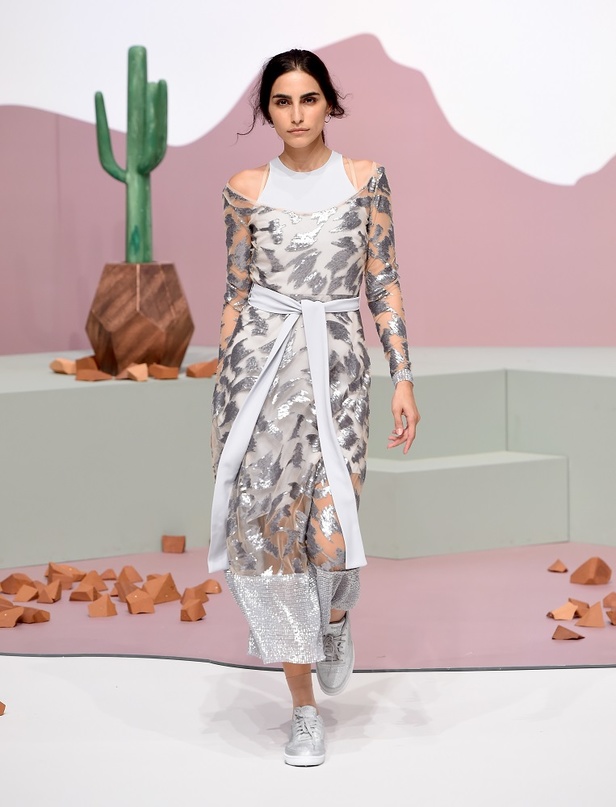 "فاشن فوروورد دبي" يختتم فعالياته مع أزياء مبتكرة وعروض مميزة