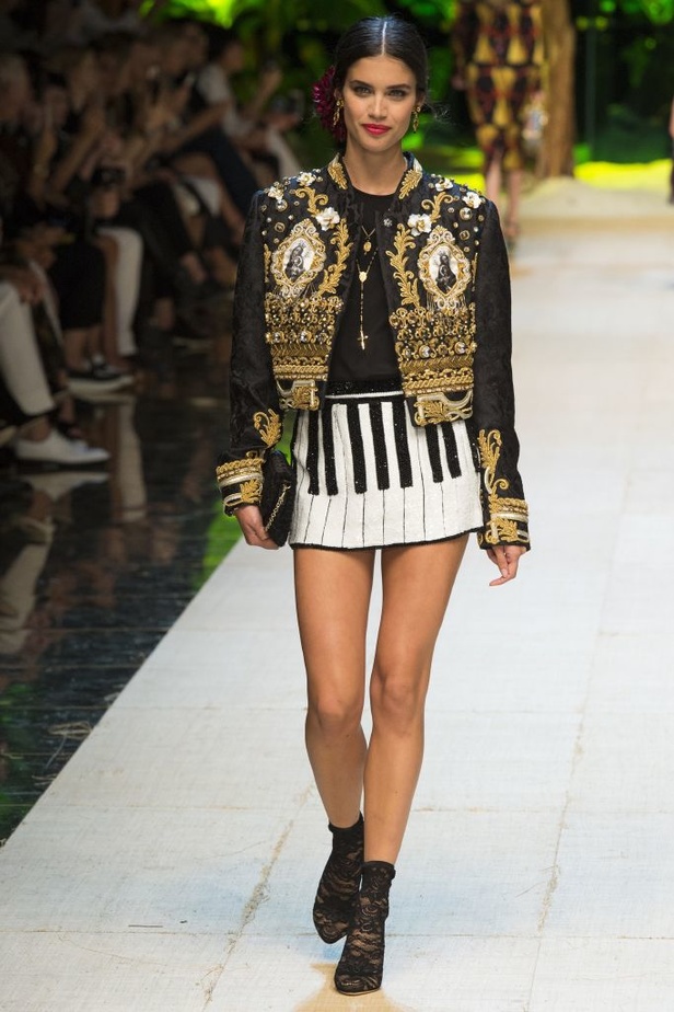 مجموعة Dolce & Gabbana  لربيع وصيف 2017