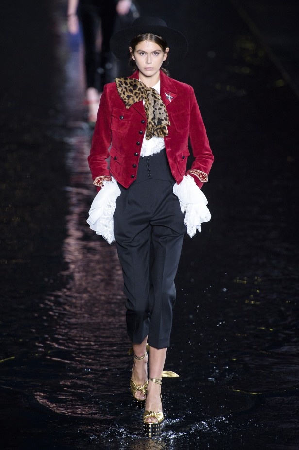 مجموعة Saint Laurent لربيع وصيف 2019