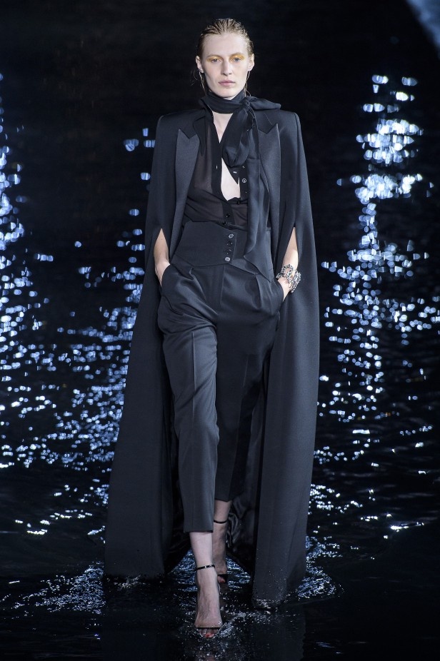 مجموعة Saint Laurent لربيع وصيف 2019