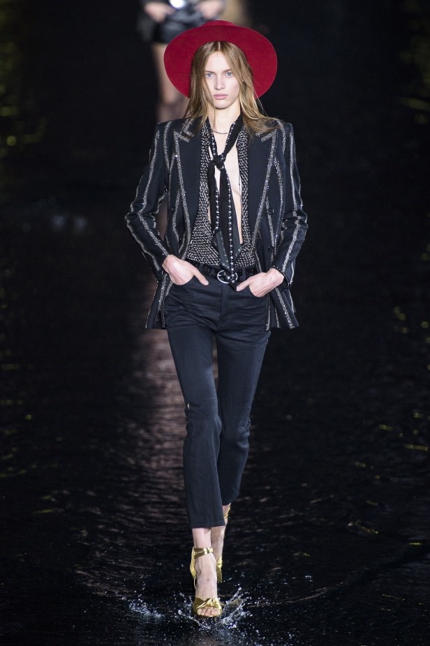 مجموعة Saint Laurent لربيع وصيف 2019