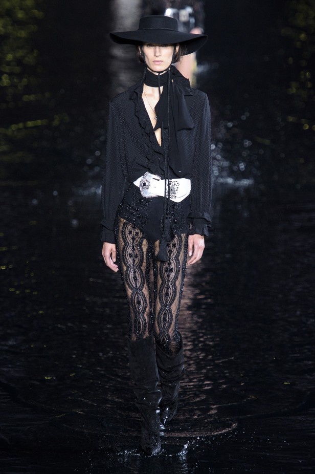 مجموعة Saint Laurent لربيع وصيف 2019