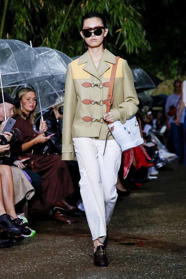 اسبوع الموضة في باريس 2019 عرض أزياء LANVIN لربيع وصيف 2020