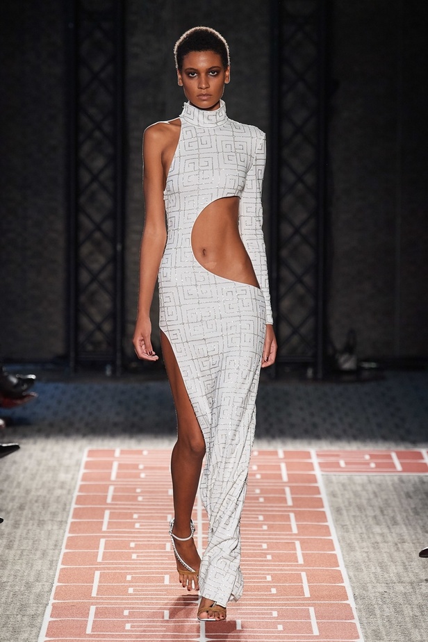 اسبوع الموضة في باريس 2019 مجموعة GUY LAROCHE للألبسة الجاهزة لربيع  وصيف 2020