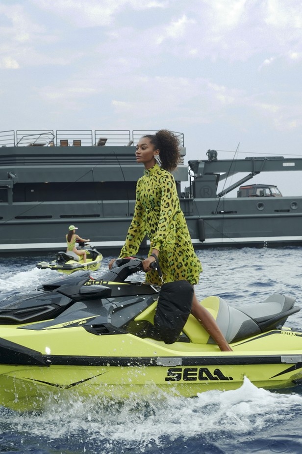 عرض أزياء philipp plein لربيع وصيف 2021 من أسبوع الموضة في ميلانو