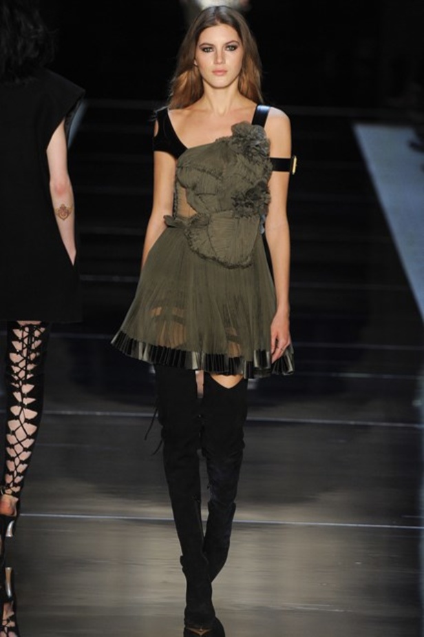 عرض Alexandre Vauthier للأزياء الفاخرة لربيع وصيف 2016