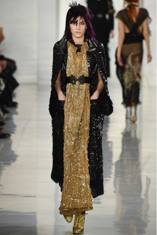 مجموعة فوضويّة وعشوائية لـMaison Margiela في عرض ربيع وصيف 2016