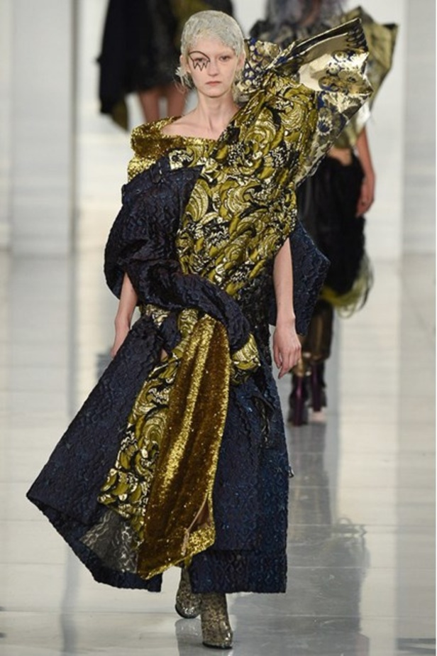 مجموعة فوضويّة وعشوائية لـMaison Margiela في عرض ربيع وصيف 2016