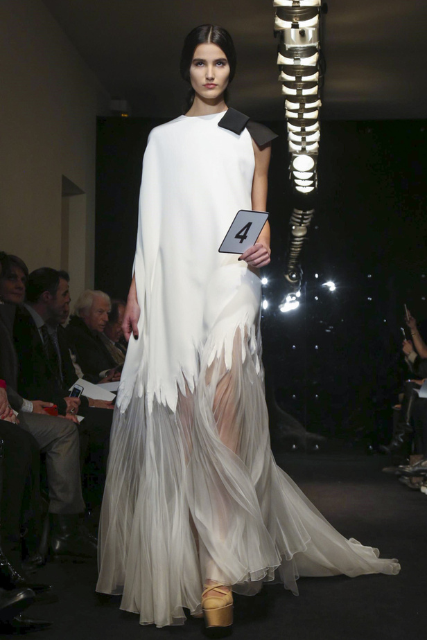 إبداعات Stephane Rolland للأزياء الفاخرة في عرض ربيع وصيف ٢٠١٦