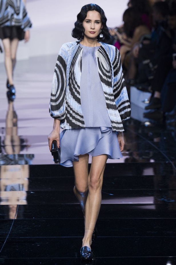 عرض "جورجيو أرماني بريفيه" الفاخر لربيع وصيف 2016