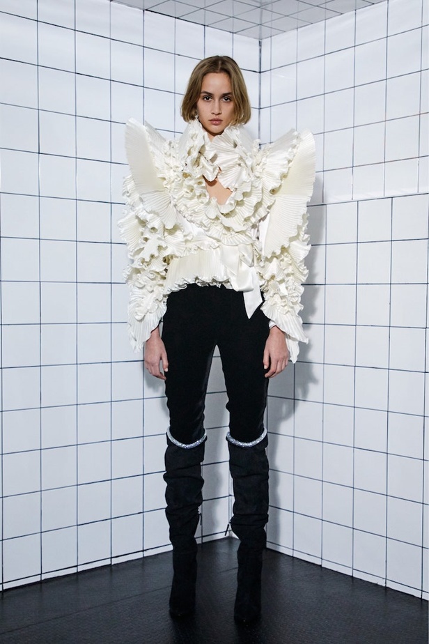 عرض أزياء ألكسندر فوتييه الهوت كوتور لربيع وصيف 2021 ضمن أسبوع الموضة في باريس !