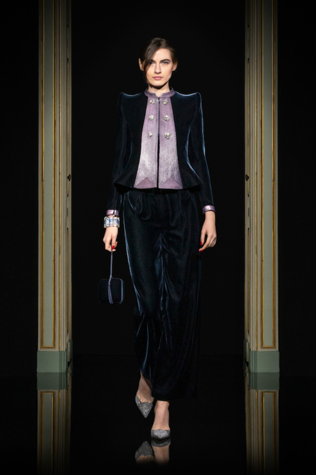 مجموعة جيورجيو ارماني للهوت كوتور لربيع وصيف 2021 