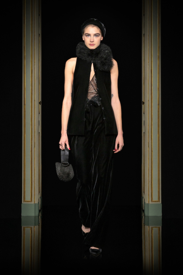 مجموعة جيورجيو ارماني للهوت كوتور لربيع وصيف 2021 