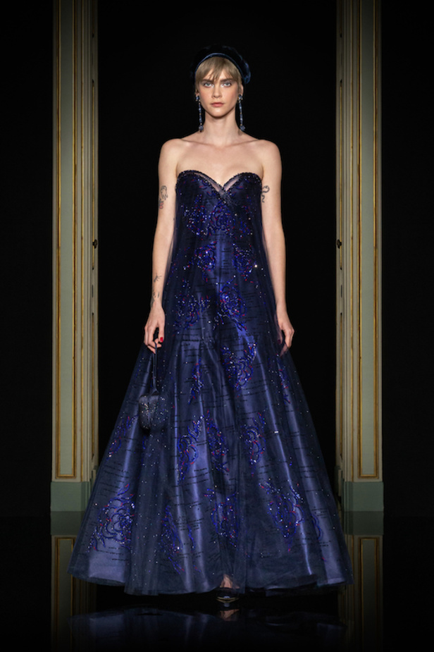 مجموعة جيورجيو ارماني للهوت كوتور لربيع وصيف 2021 