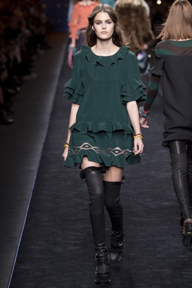 عرض أزياء فندي لخريف وشتاء ٢٠١٦ و ٢٠١٧