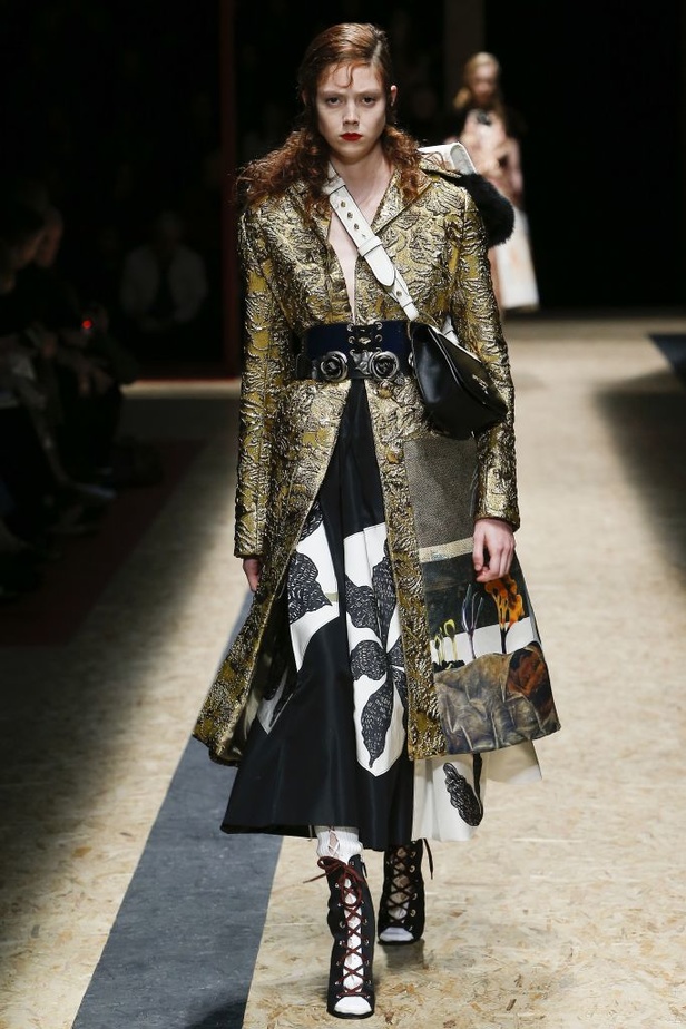 عرض برادا لخريف وشتاء 2016-2017