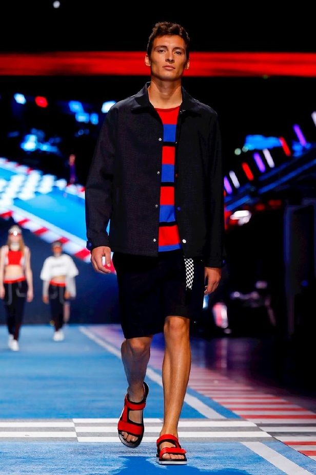 مجموعة Tommy Hilfiger للألبسة الجاهزة لربيع و صيف 2018