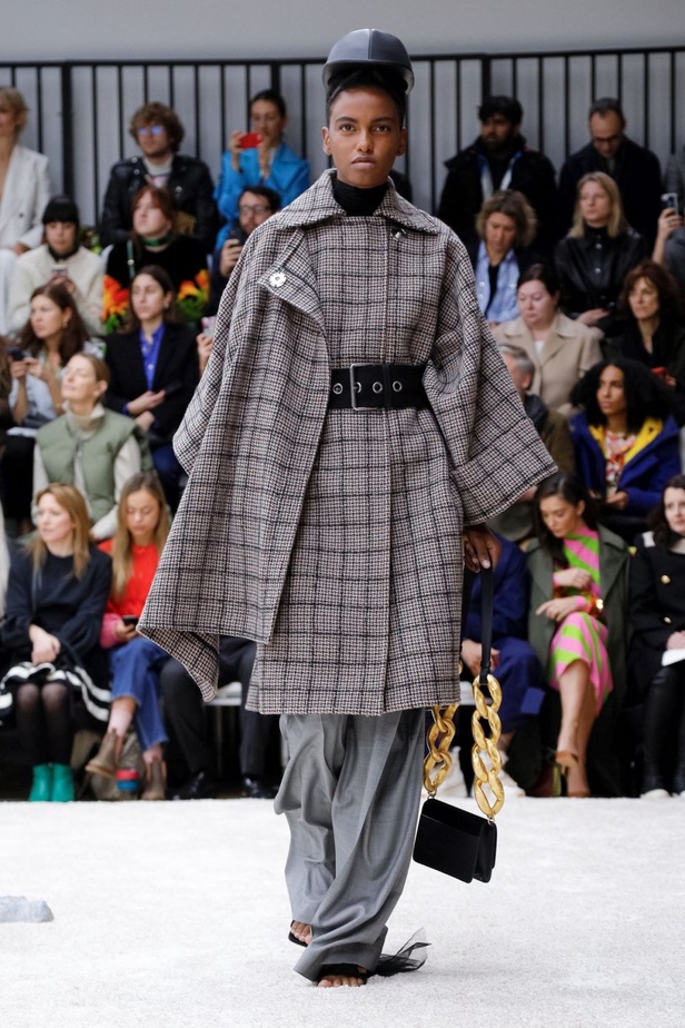 عرض أزياءJ.W. Anderson  لموسم خريف وشتاء 2019