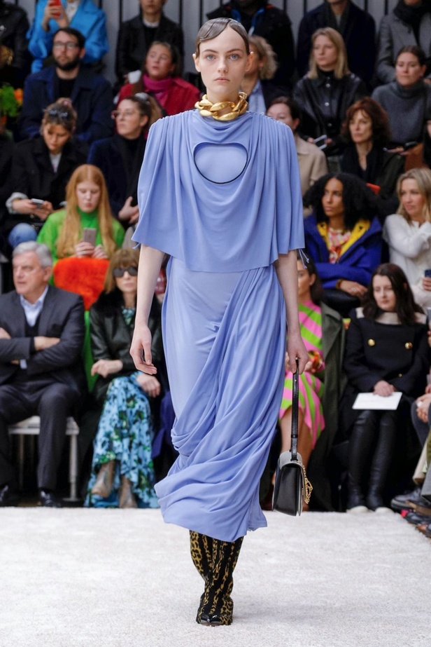 عرض أزياءJ.W. Anderson  لموسم خريف وشتاء 2019