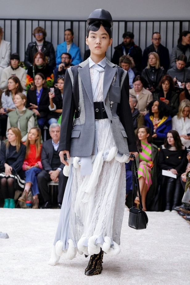 عرض أزياءJ.W. Anderson  لموسم خريف وشتاء 2019