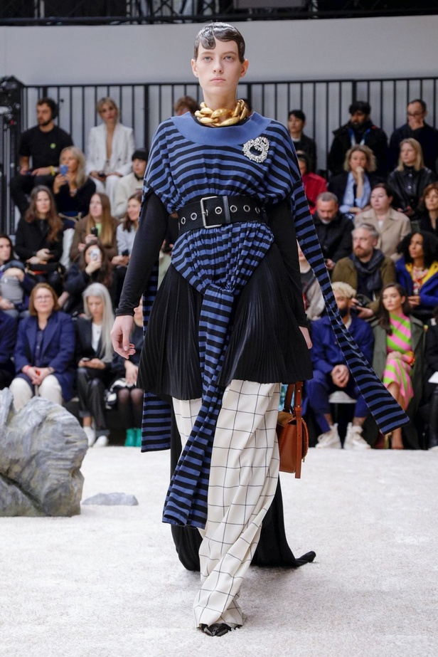 عرض أزياءJ.W. Anderson  لموسم خريف وشتاء 2019