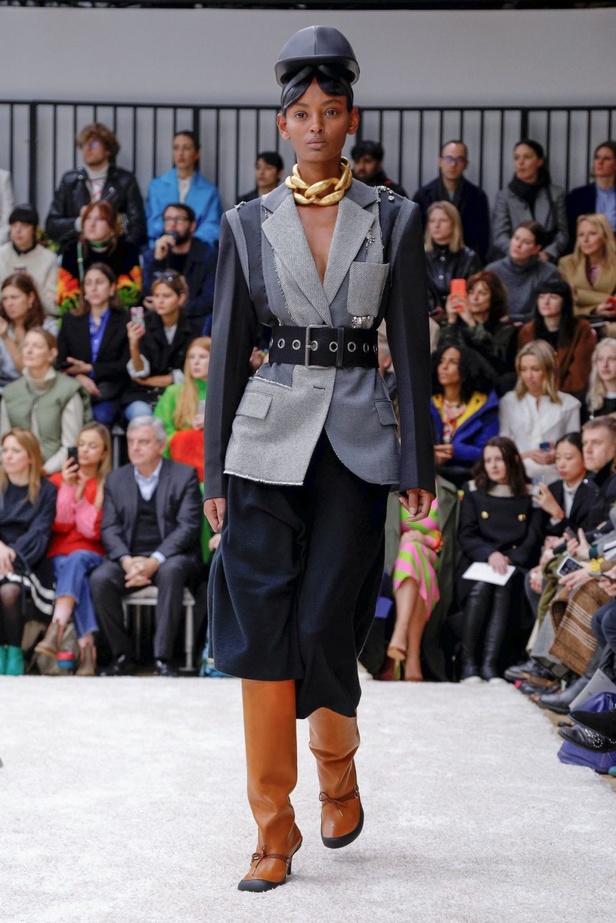 عرض أزياءJ.W. Anderson  لموسم خريف وشتاء 2019