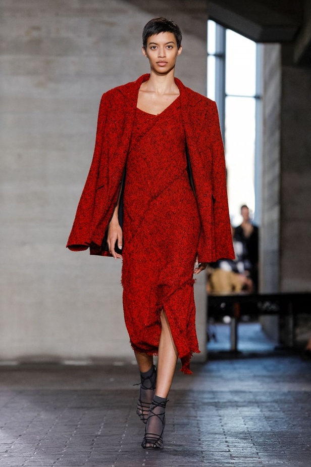 عرض أزياء Roland Mouret لخريف وشتاء 2019