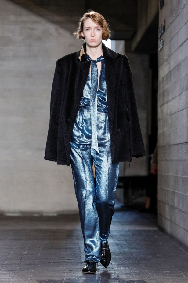 عرض أزياء Roland Mouret لخريف وشتاء 2019