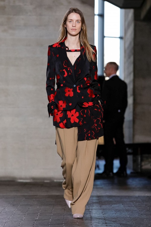 عرض أزياء Roland Mouret لخريف وشتاء 2019