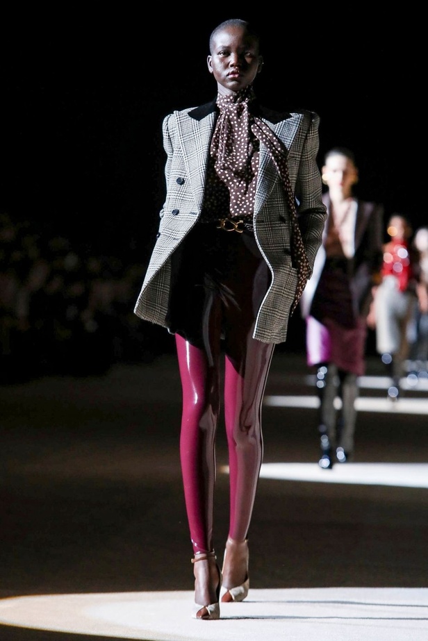 مجموعة سان لوران خريف وشتاء 2020-2021 من باريس