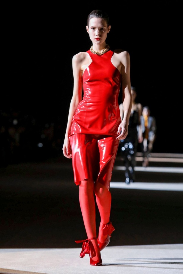 مجموعة سان لوران خريف وشتاء 2020-2021 من باريس