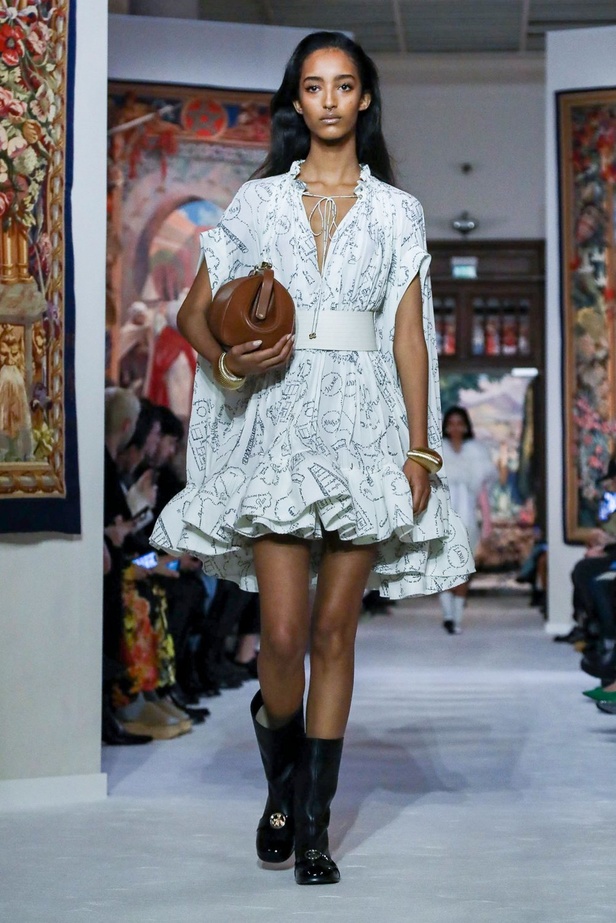 عرض مجموعة Lanvin FW20 في باريس 