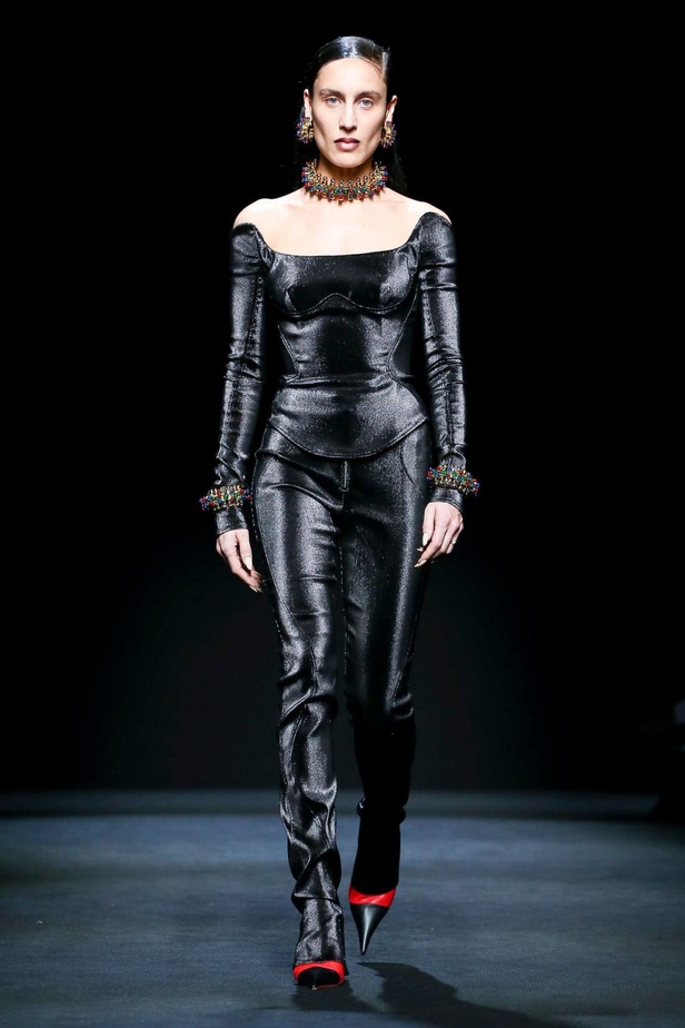 مجموعة Mugler لموسم خريف وشتاء 2020-2021