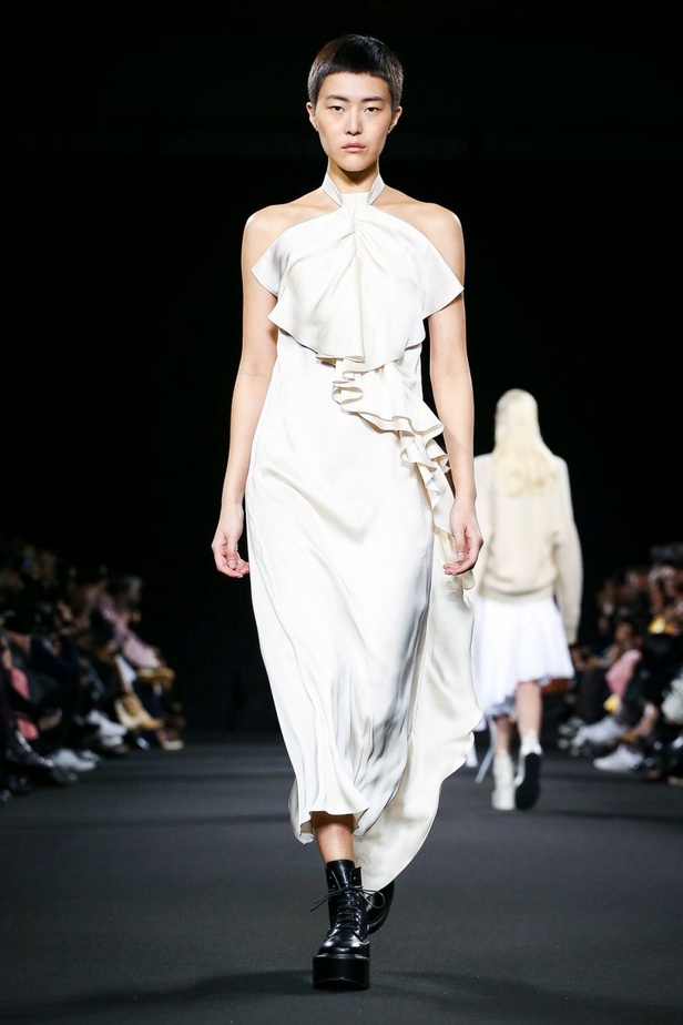 مجموعة Rochas لموسم خريف وشتاء 2020-2021