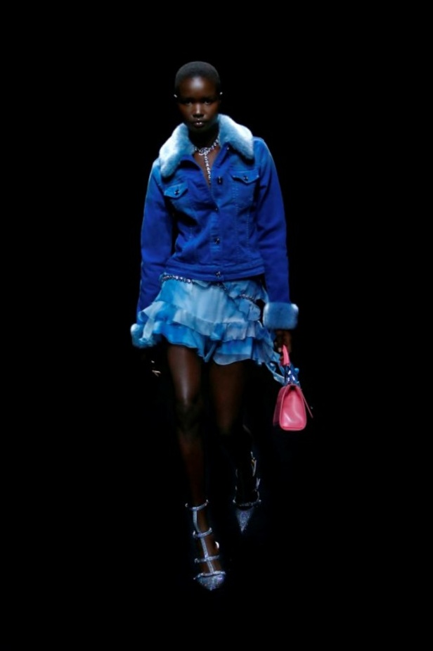 عرض أزياء BLUMARINE لخريف وشتاء 2021 في ميلانو