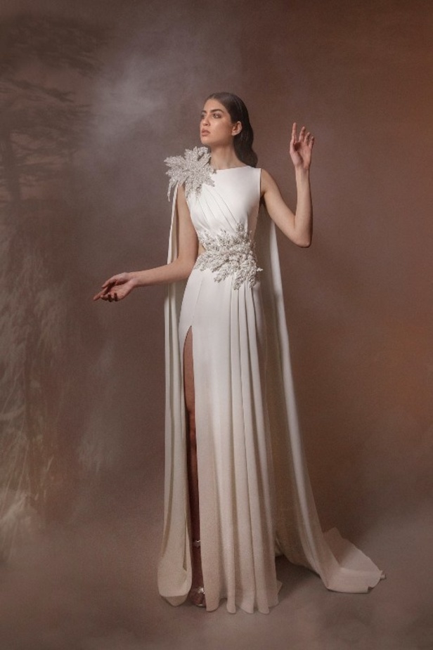 عرض ازياء مجموعة زهير مراد الهوت كوتور لصيف 2021 ينقلنا إلى بلاد الأرز والمرأة