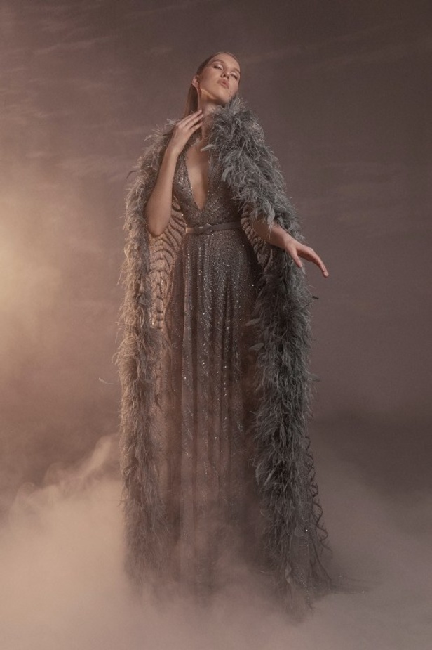 عرض ازياء مجموعة زهير مراد الهوت كوتور لصيف 2021 ينقلنا إلى بلاد الأرز والمرأة