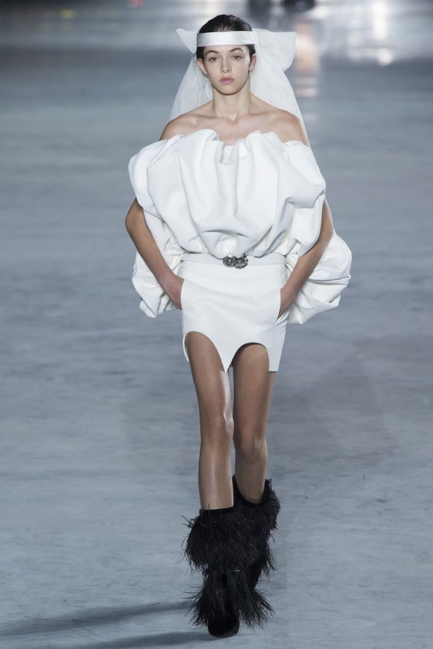 مجموعة Saint Laurent لموسمي ربيع وصيف 2018!