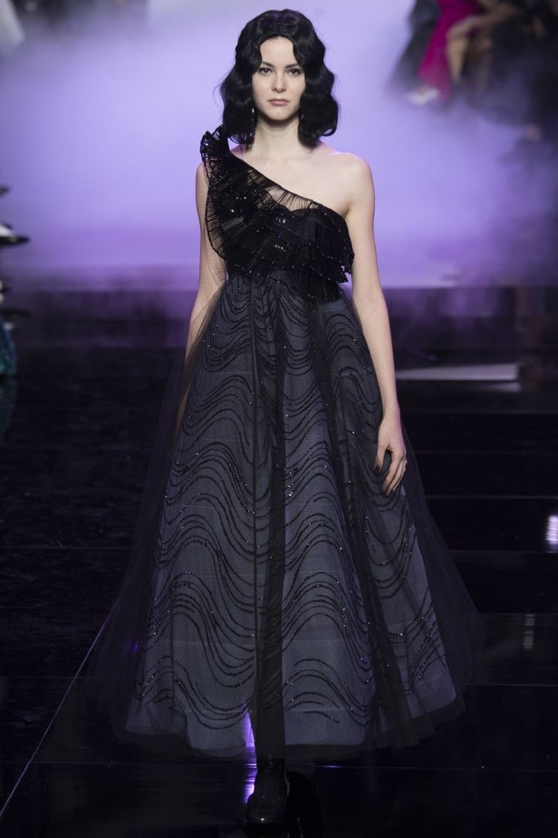 عرض "جورجيو أرماني بريفيه" الفاخر لربيع وصيف 2016