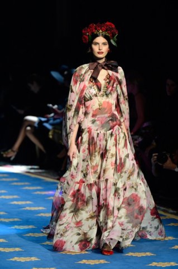 فساتين سهرة منفوخة في عرض دولتشي آند غابانا التامودا