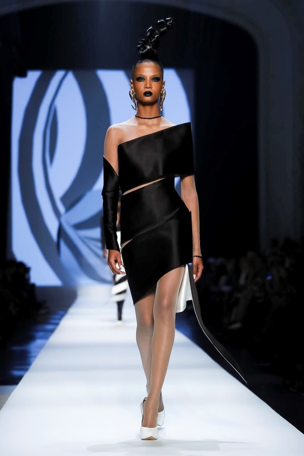 مجموعة جان بول غوتييه للهوت كوتور لربيع وصيف 2018