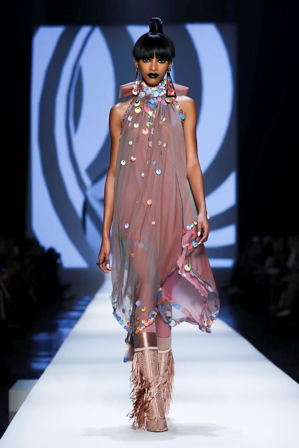 مجموعة جان بول غوتييه للهوت كوتور لربيع وصيف 2018