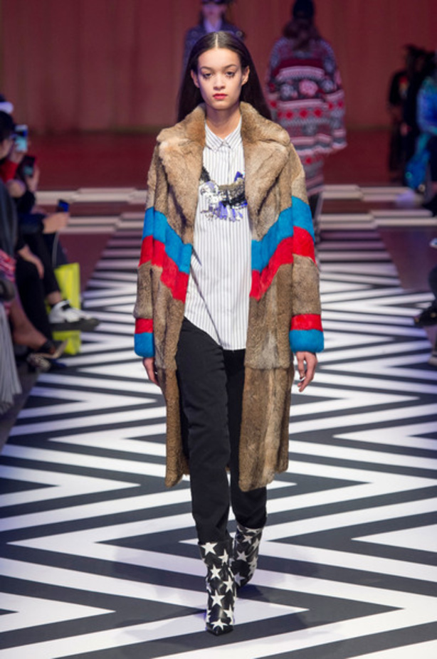 عرض أزياء Msgm لخريف وشتاء 2017