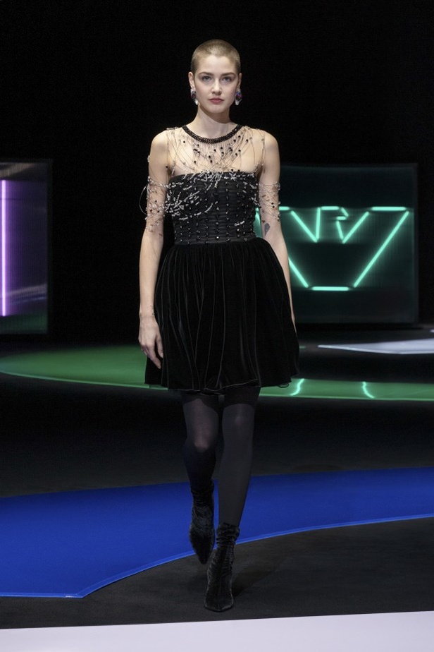 عرض أزياء  Emporio Armani لخريف وشتاء 2021-2022