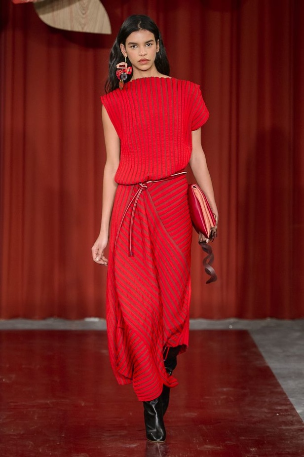 أحدث عروض أزياء دار Roksanda لخريف وشتاء 2018