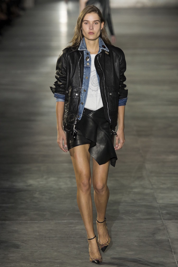 مجموعة “سان لوران” لموسم ربيع وصيف 2017 