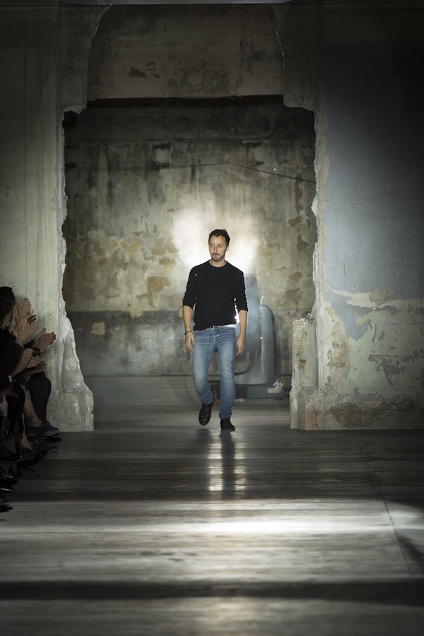 مجموعة “سان لوران” لموسم ربيع وصيف 2017 