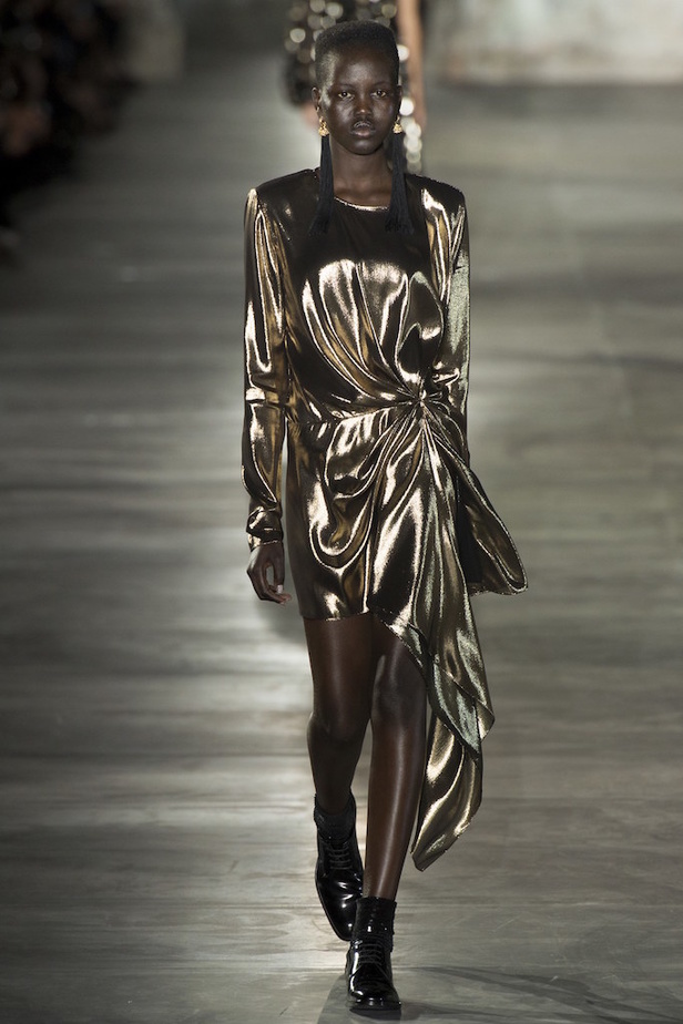 مجموعة “سان لوران” لموسم ربيع وصيف 2017 